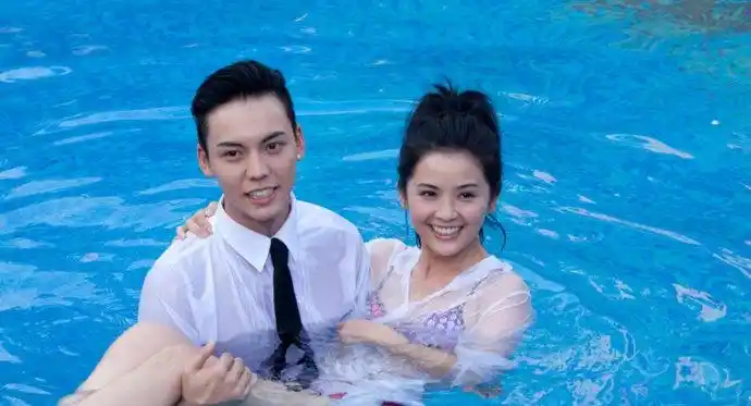 陈伟霆阿sa证实分手昔日20大恩爱瞬间(图)