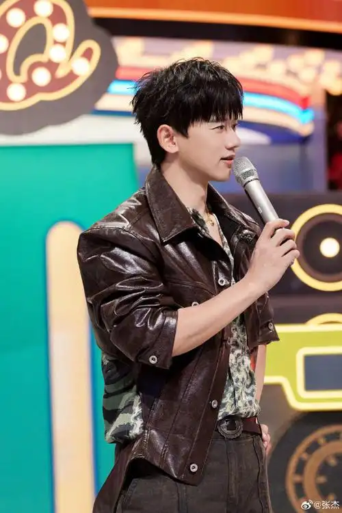 张杰蓝丝巾腕带#蓝色腕带,蓝色蛋糕,做杰粉也太太太幸福了吧#你好