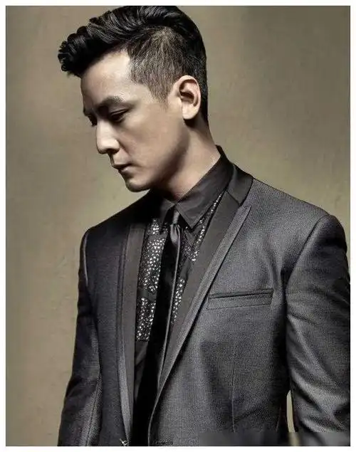 吴彦祖曝光与贾玲合影大写真网友鼓掌欢呼感叹真实之美