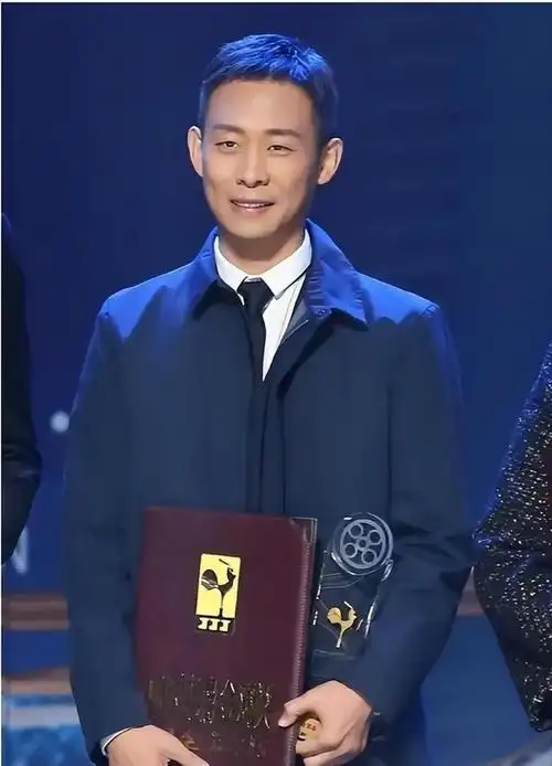 别人是中年发福这8位是越老越帅连褶子都长得恰到好处