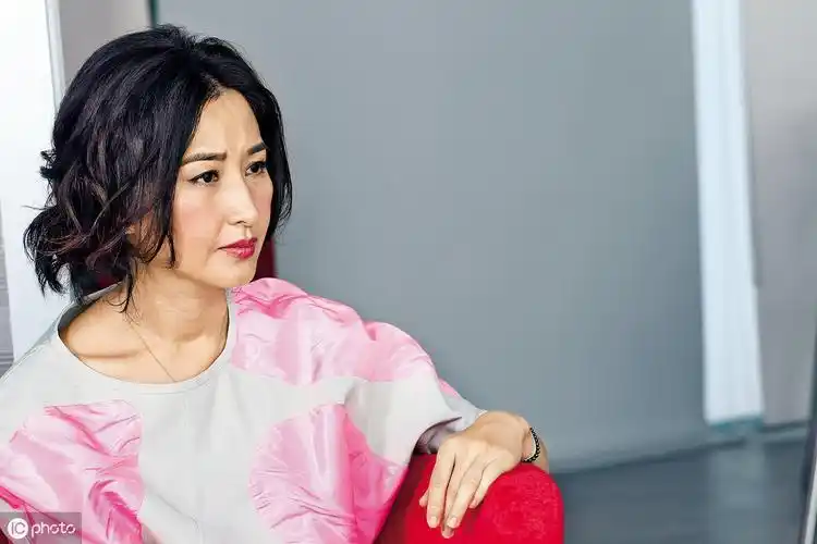 大美人关咏荷,很多直男心目中的女神代表