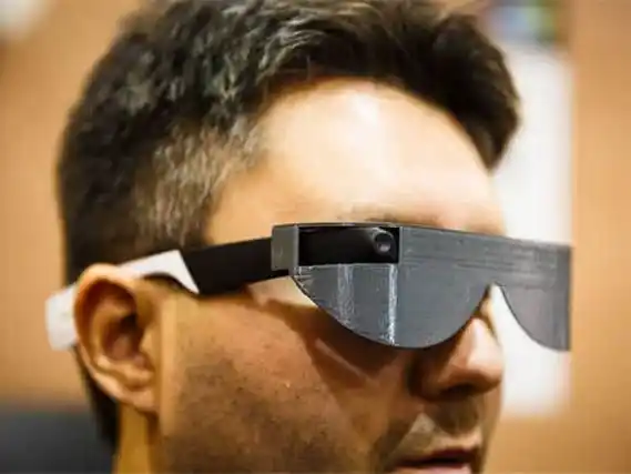 让盲人看见东西的超级智能眼镜盲人的视界也可以有颜色