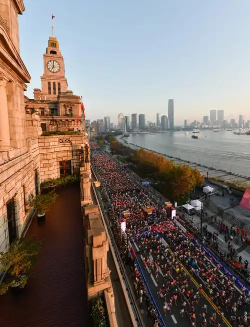 马拉松2020上海国际马拉松赛鸣枪开跑