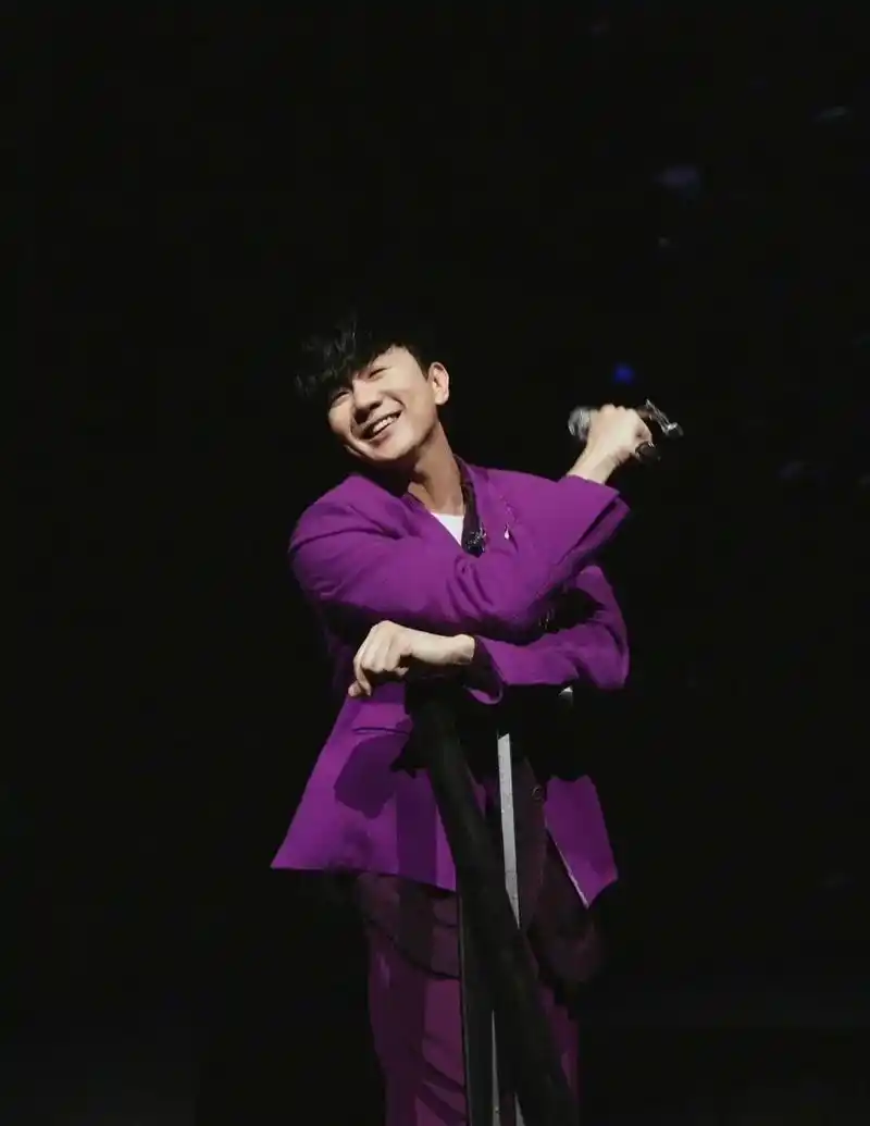 林俊杰"jj20"演唱会040404.南京站:2023.11 - 抖音