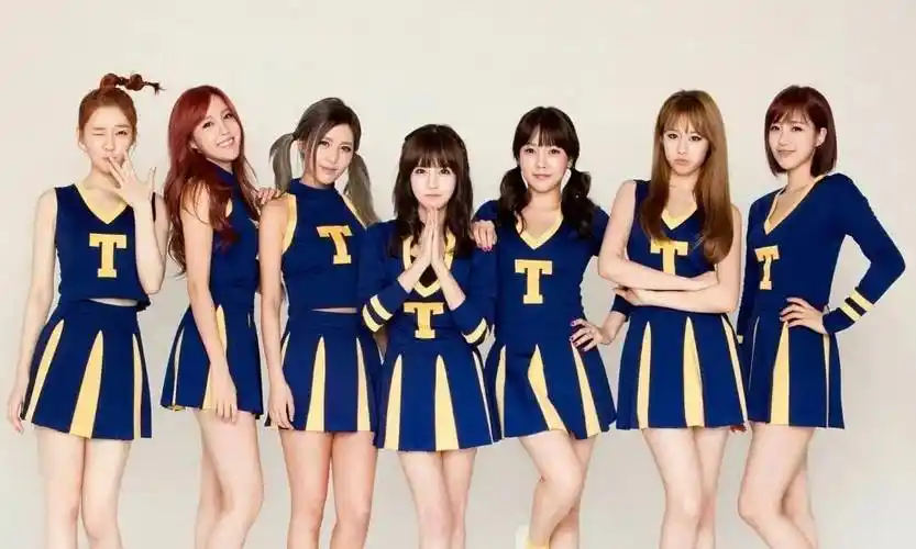 国外tara成员李居丽,最新近况美丽依旧,非常沉迷高尔夫球_朴智妍_组合