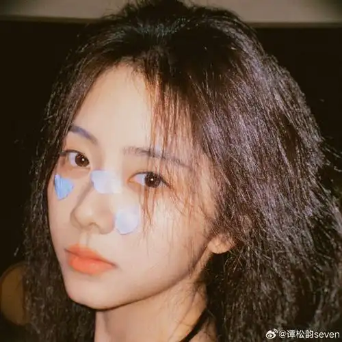 谭松韵第一次发十二宫格