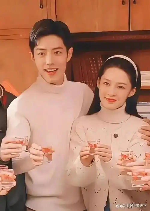 李沁主演的《梦中的那片海》成为了热门话题,不仅因为剧情惊艳,两人私