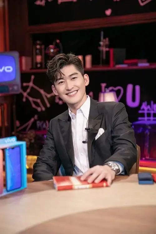 张翰超话zh#张翰如梦之梦#zh#张翰流光引#  你的眼睛真好看.