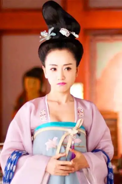 美人制造-苏莲衣-杨蓉饰