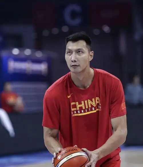 郭艾伦背传 大帽 易建联缺席 中国男篮胜突尼斯取得斯杯开门红|沈梓捷