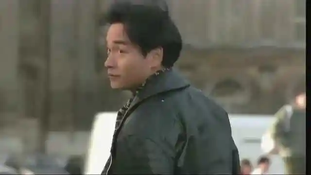 纵横四海张国荣转身挥手再见了