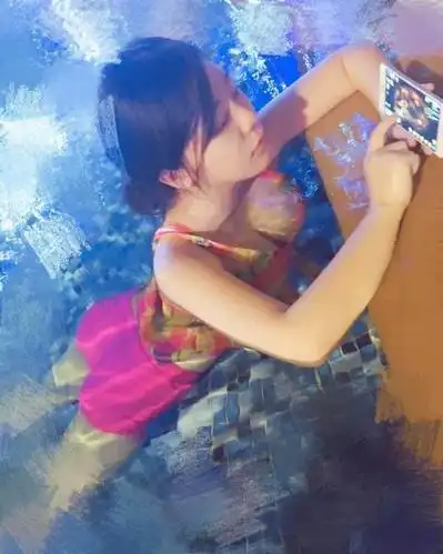 和斗鱼第一"奶飞"学吃鸡技术,技术太高吓到粉丝!