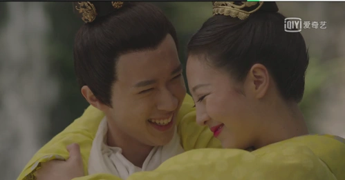 凤囚凰:粉黛这样夸赞刘子业演技传神,还表示拍船戏像被弟弟抱着