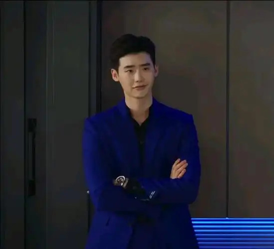 w两个世界李钟硕