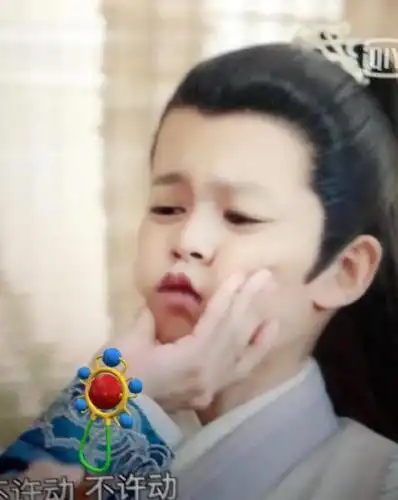 不知道任嘉伦的儿子是不是就是这么可爱?
