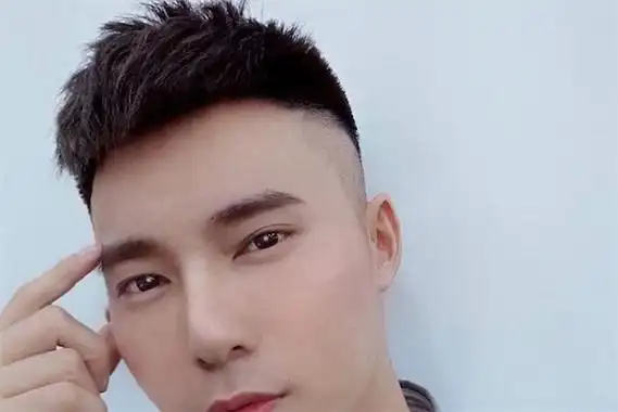 国字脸适合什么发型 男生发型推荐