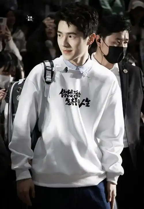 刘昊然跟周冬雨分手后,颜值回春,少年感满满|男神|张子枫_网易订阅