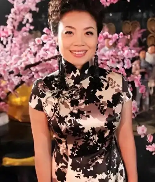 《八号探秘人》: 张也的逆张也的成长故事充满了励志与感动,她的父母