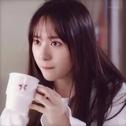 郑秀晶头像图源来自微博 @tea-krisy