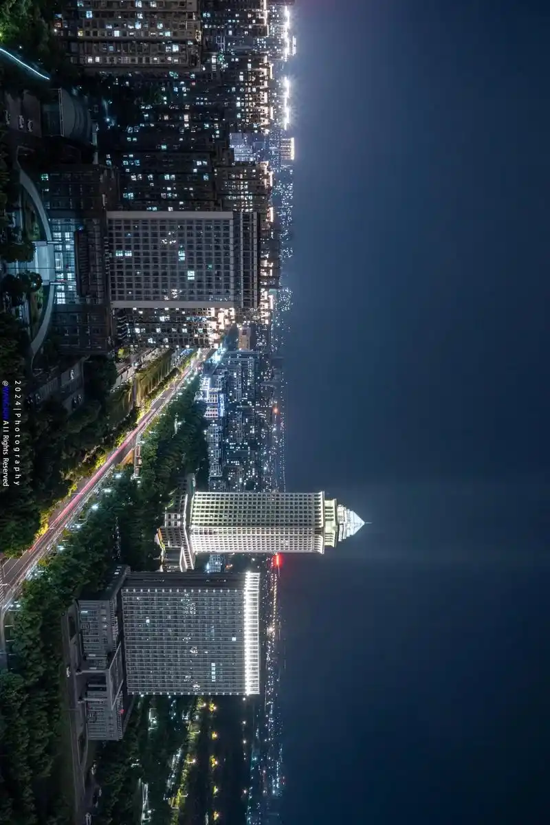 (昨日21点左右)在阜宁拍下来这组阜宁城南不同角度的夜景地标 - 抖音