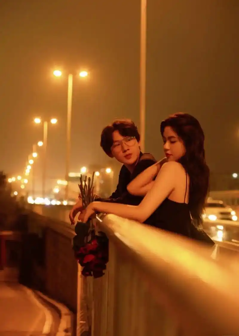 "我俩的合照可以删,礼物可以扔,可肌肤之亲,你能忘吗?如果当 - 抖音