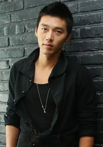 帅哥玄彬入伍服役后 肌肤依然很细腻