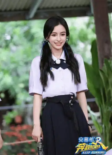 《奔跑吧》宋雨琦和angelababy杨颖缺席