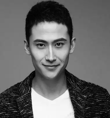 男生剃鬓角短发寸头发型