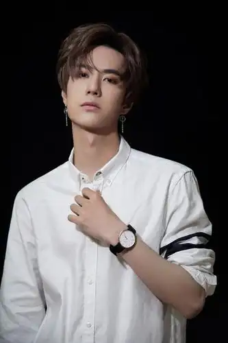 王一博最新帅气写真