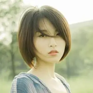 窄额头圆脸女生发型