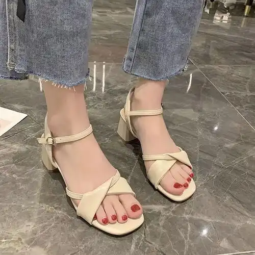 新款真皮大东粗跟凉鞋女2021夏季百搭一字带中跟时尚简约罗马女鞋