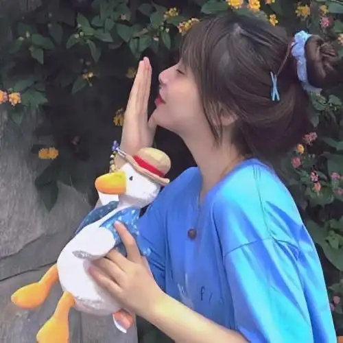 蓝色系女生微信头像