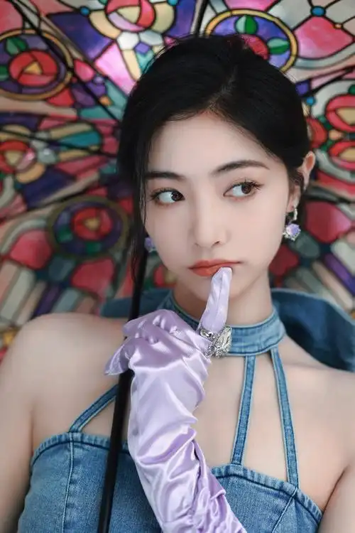 许佳琪新歌漫舞台首秀