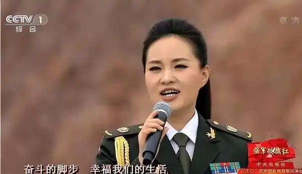 她是第一位博士级歌唱家,12次荣登春晚,丈夫身价不菲也是博士