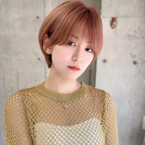 最具人气的女士短发:蓬松瘦脸,层次感满满,剪完显小10岁