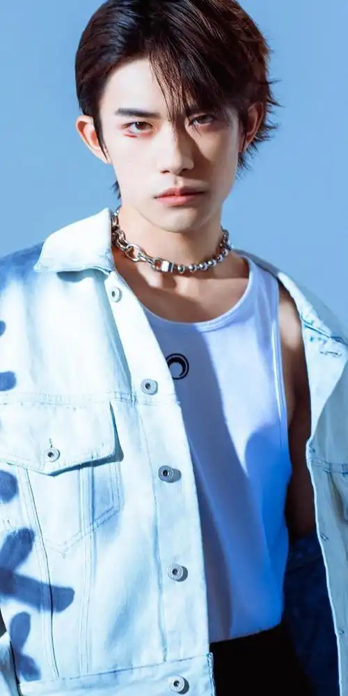 都粗,眼神好酷|衬衣|长裤|发型|新造型|华语歌手|华语音乐_网易订阅