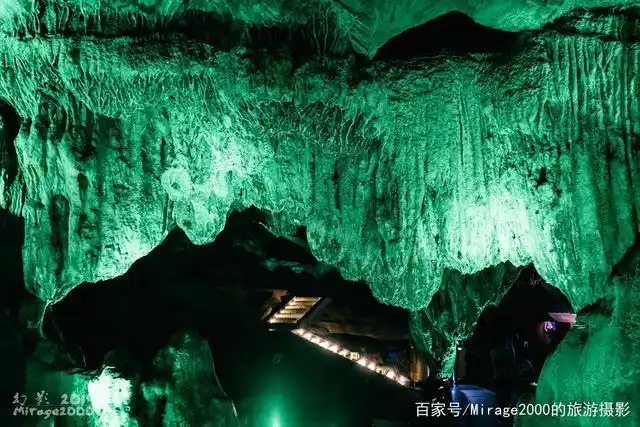 终于进到双龙洞里面了,两条龙你找到了吗