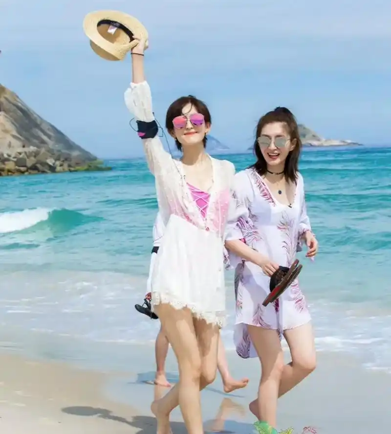 江疏影和古力娜扎可以说是国内演艺圈两大绝世美女了,两人不但人长得