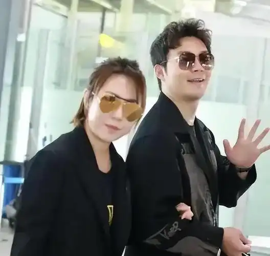 演员马丽38岁高龄为小11岁丈夫生孩子是我人生中最正确的决定