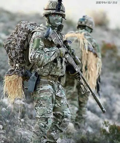 轻武器欣赏,拿在军人手里的枪,和你想的一样吗