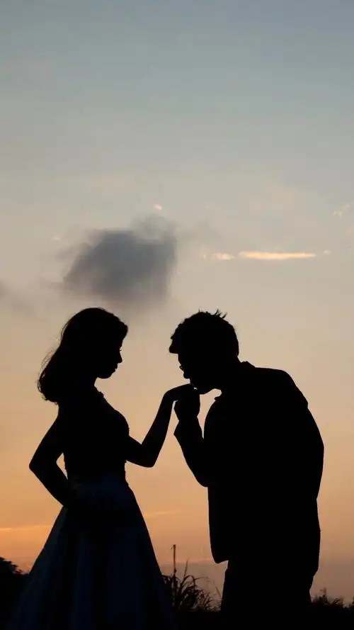 我太爱情侣(接吻)壁纸了哈哈哈哈/欢迎补充!