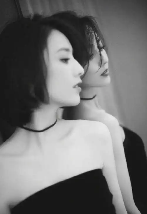 佟丽娅# 佟丽娅短发造型美得令人惊艳,仿佛换了一个风格,美出了全新