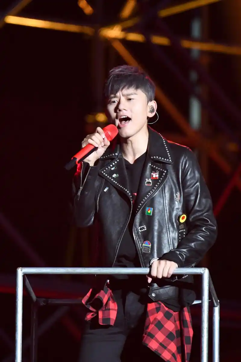 2018年8月11日晚,张杰"未·live"巡回演唱会北京站,在鸟巢唱响.