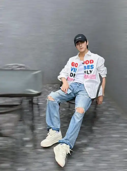 最近施予斐超话林枫松超话孙艺洲超话李晨浩超话于适超话郁可唯超话