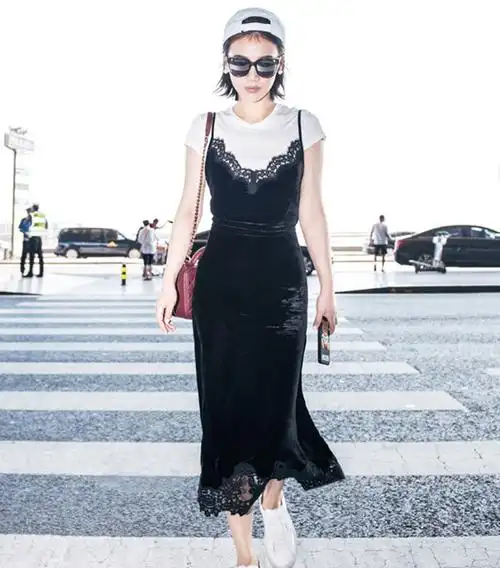 明星倪妮马思纯同款显瘦拼接蕾丝花边吊带v领连衣裙 两件套2020夏