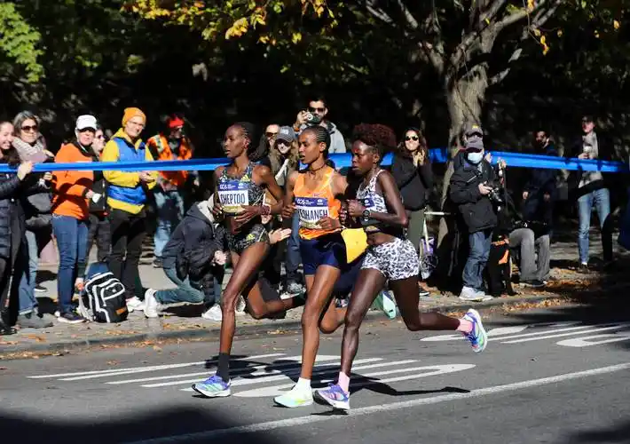 2021纽约马拉松赛举行_比赛