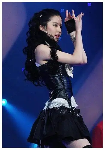 刘亦菲早年跳舞也许你见过,但"下面"这种你肯定不知道