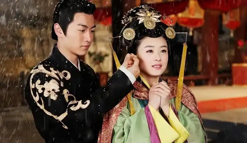 周冬雨赵丽颖陈晓一起主演的古装