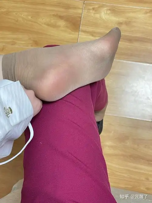 女生的脚臭吗. - 知乎
