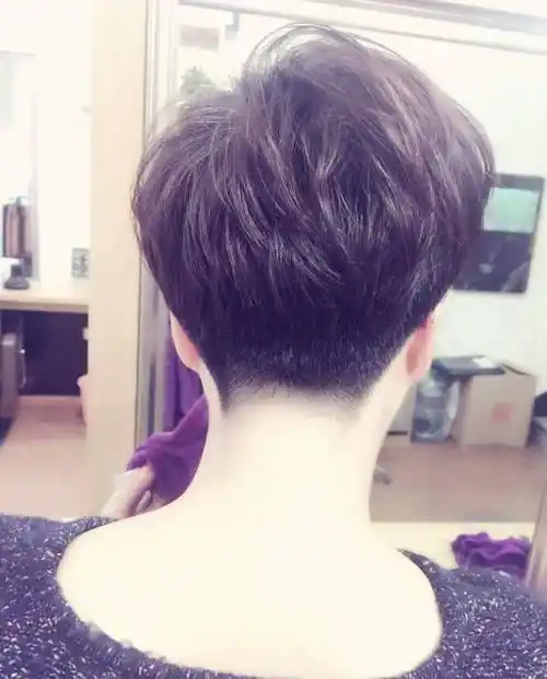 "纹理烫"_feel_短发_女生